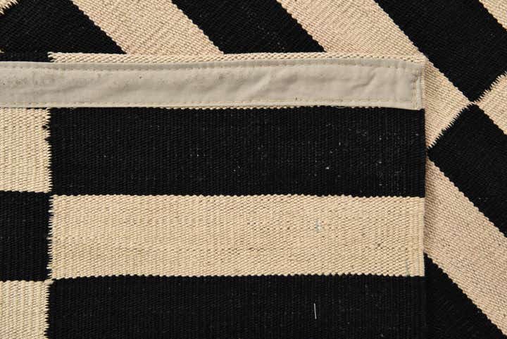 4' 1 x 5' 11 Hand Woven Kilim Modern Wool Rug