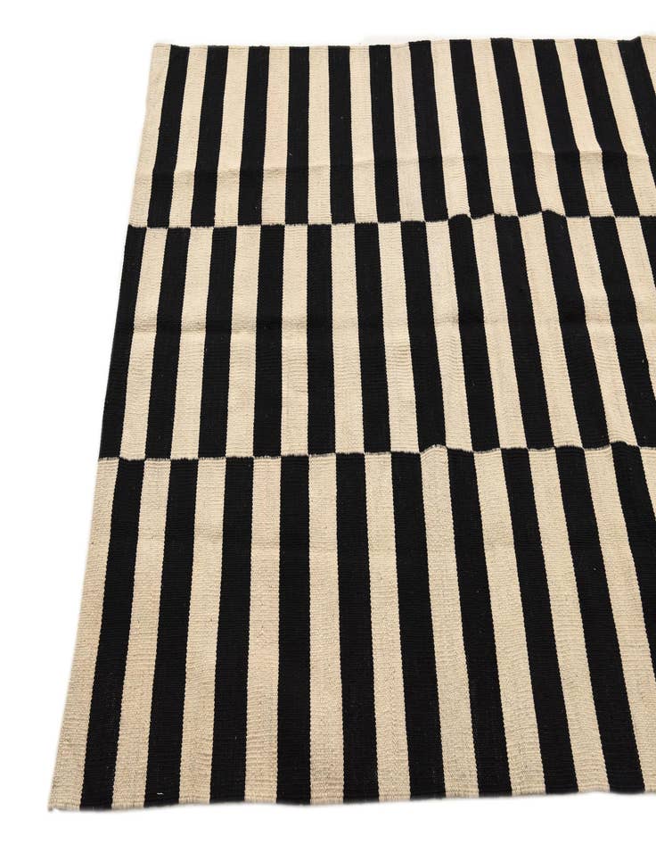 Detail image of 4' 1 x 5' 11  Hand Woven Kilim Modern Wool Rug