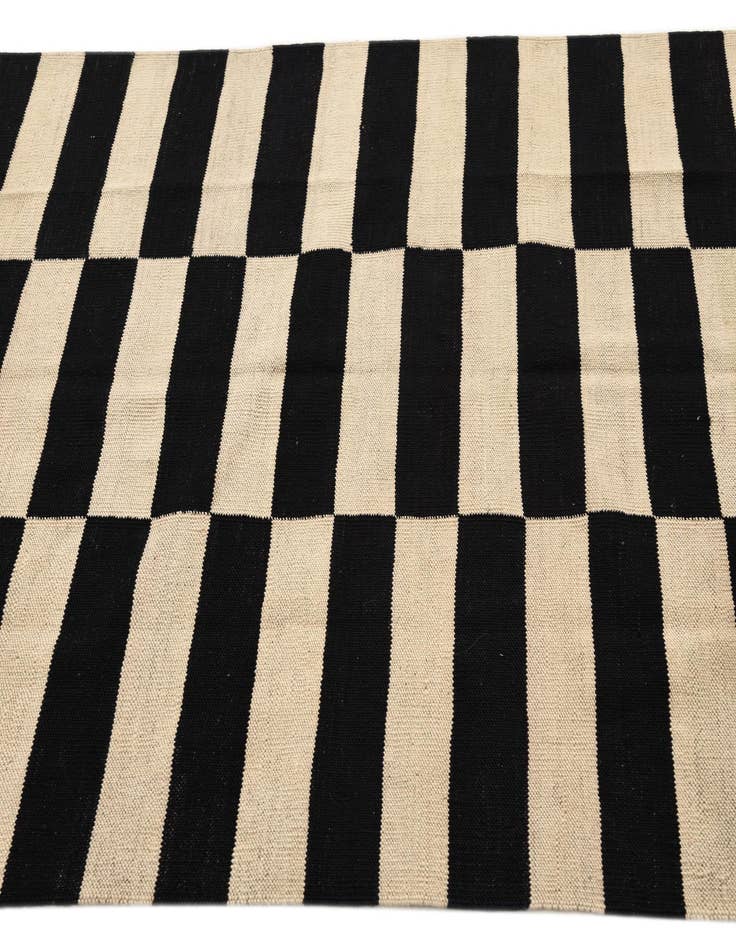 Detail image of 4' 1 x 5' 11  Hand Woven Kilim Modern Wool Rug