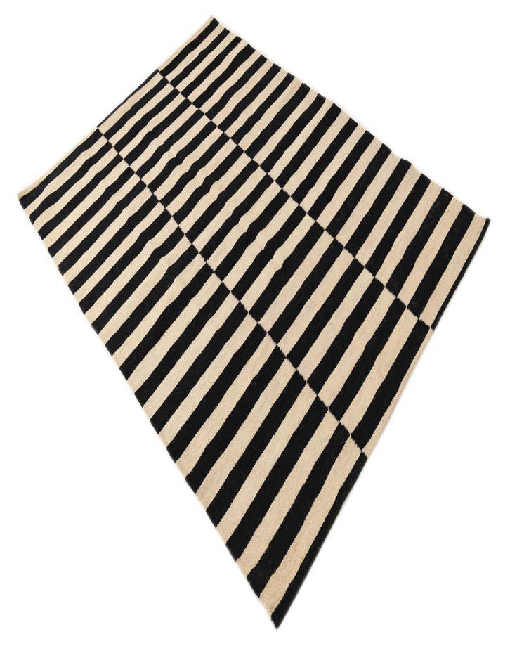 Detail image of 4' 1 x 5' 8  Hand Woven Kilim Modern Wool Rug