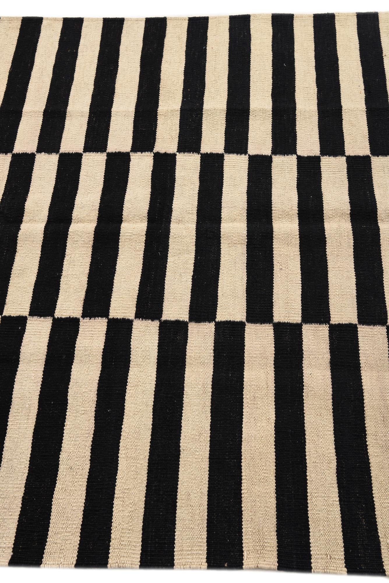 4' 1 x 5' 8 Hand Woven Kilim Modern Wool Rug