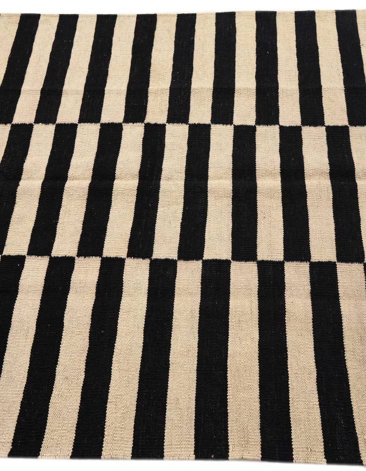 Detail image of 4' 1 x 5' 8  Hand Woven Kilim Modern Wool Rug