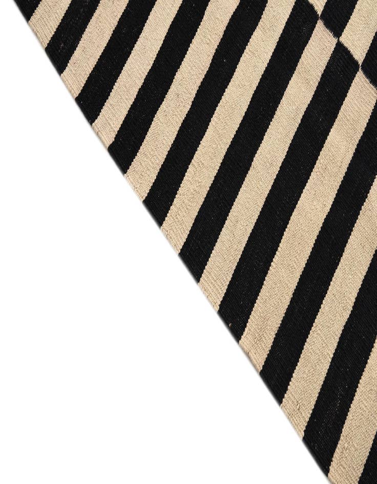 Detail image of 4' 1 x 5' 8  Hand Woven Kilim Modern Wool Rug