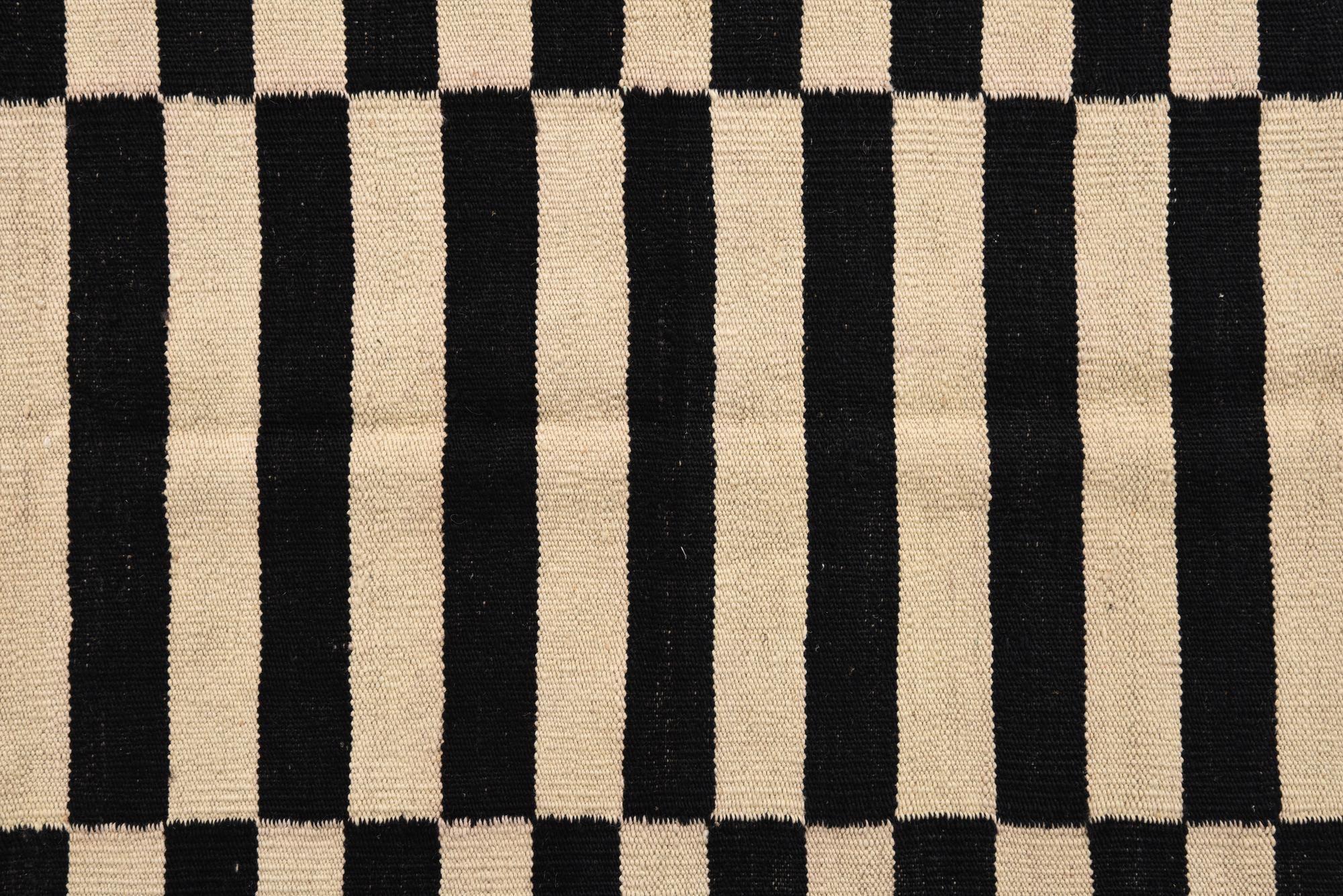 4' 1 x 5' 8 Hand Woven Kilim Modern Wool Rug