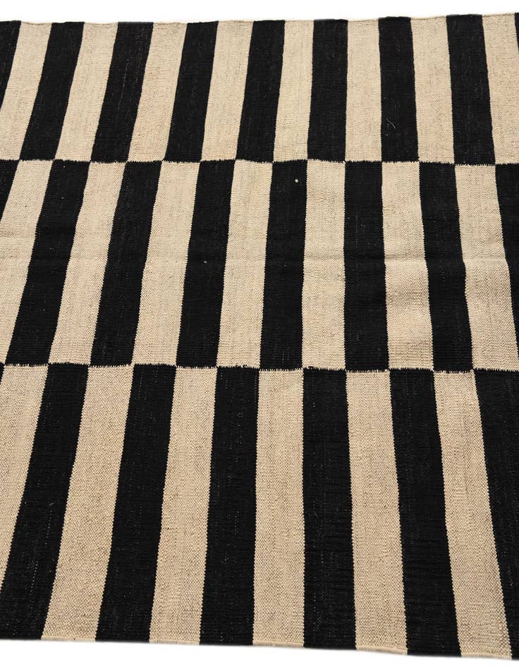 Detail image of 4' 2 x 5' 11  Hand Woven Kilim Modern Wool Rug