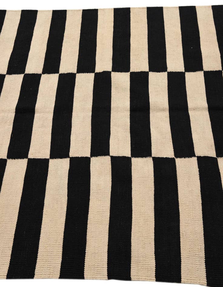 Detail image of 4' 3 x 6' 1  Hand Woven Kilim Modern Wool Rug