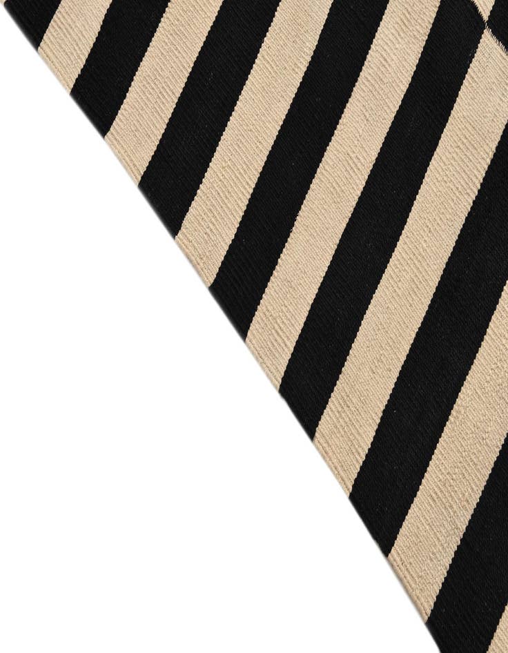 Detail image of 4' 3 x 6' 1  Hand Woven Kilim Modern Wool Rug