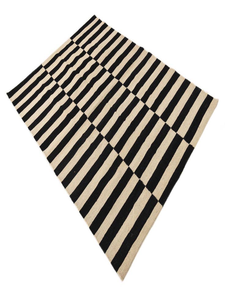 Detail image of 4' 3 x 5' 10  Hand Woven Kilim Modern Wool Rug