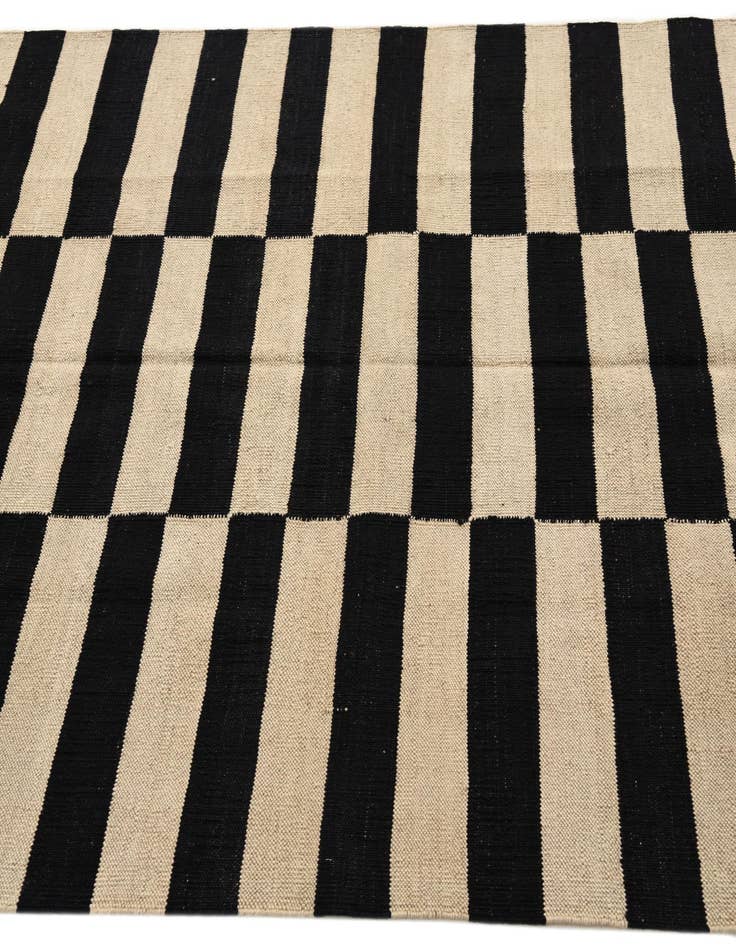 Detail image of 4' 3 x 5' 10 Hand Woven Kilim Modern Wool Rug