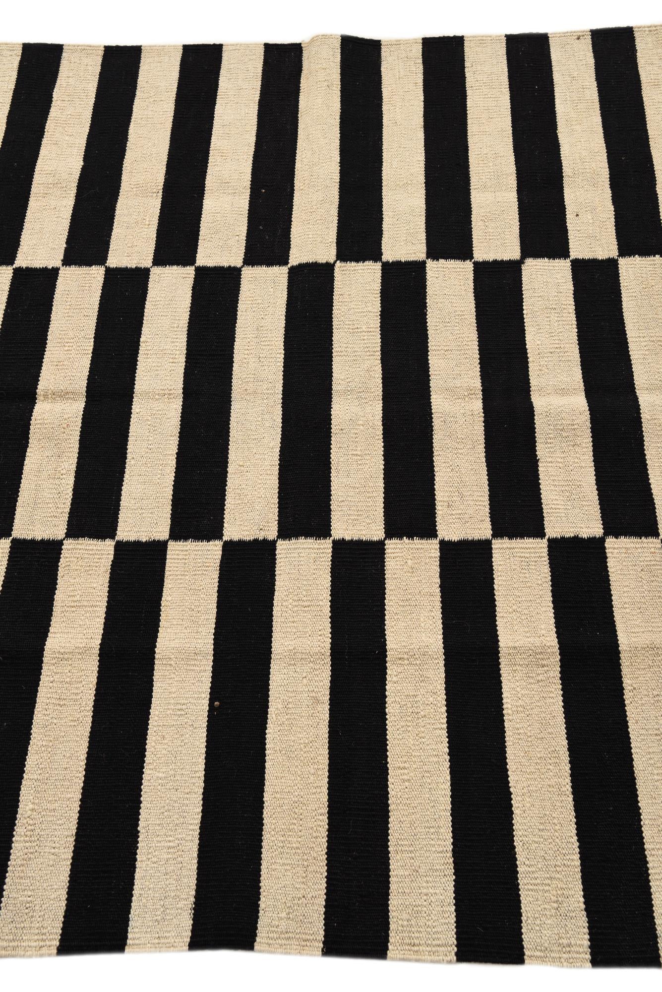 4' 3 x 5' 11 Hand Woven Kilim Modern Wool Rug