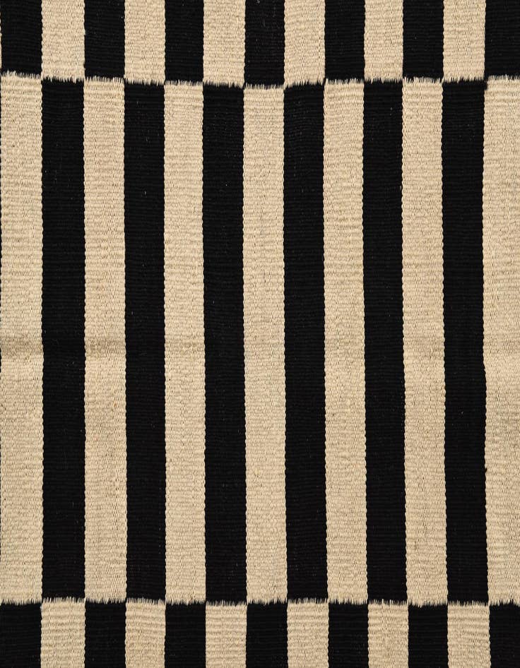 Detail image of 4' 3 x 5' 11  Hand Woven Kilim Modern Wool Rug