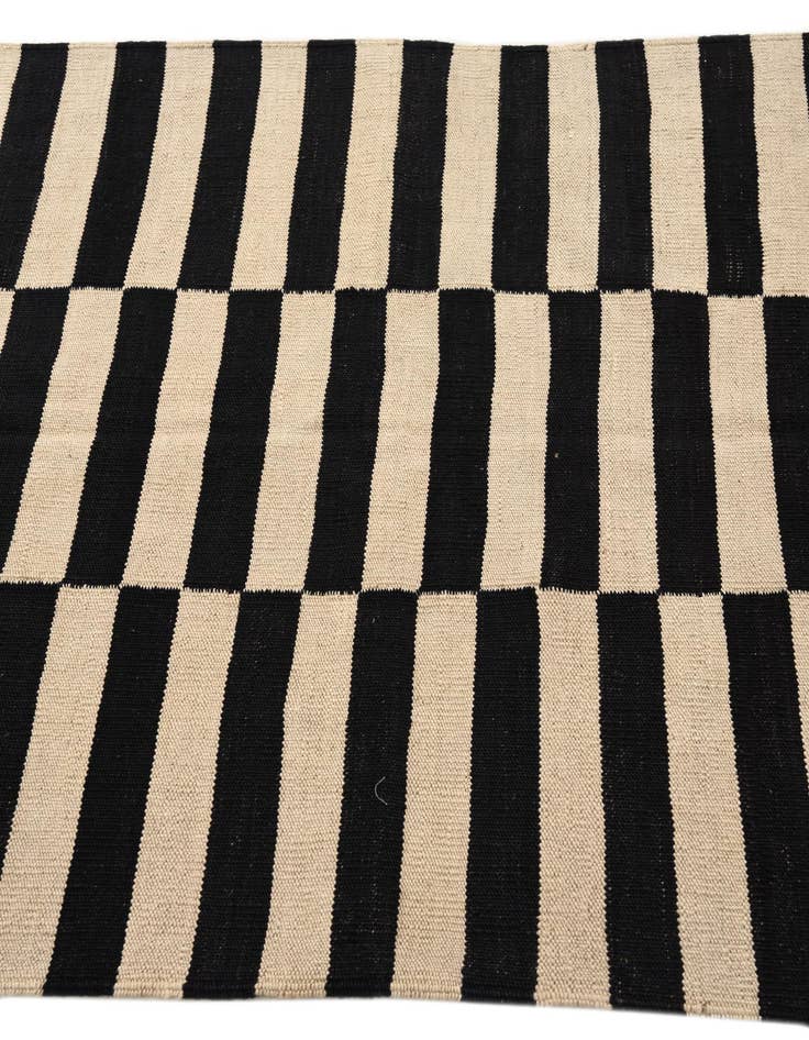 Detail image of 3' 6 x 6' 4 Hand Woven Kilim Modern Wool Rug