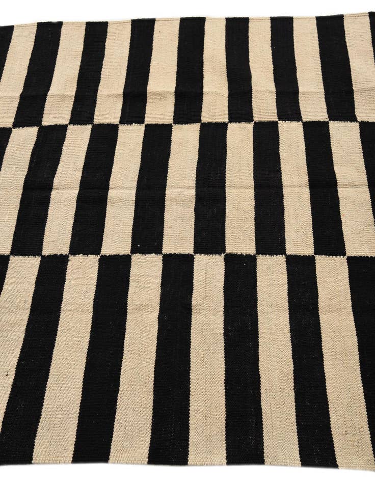 Detail image of 4' 2 x 5' 9  Hand Woven Kilim Modern Wool Rug