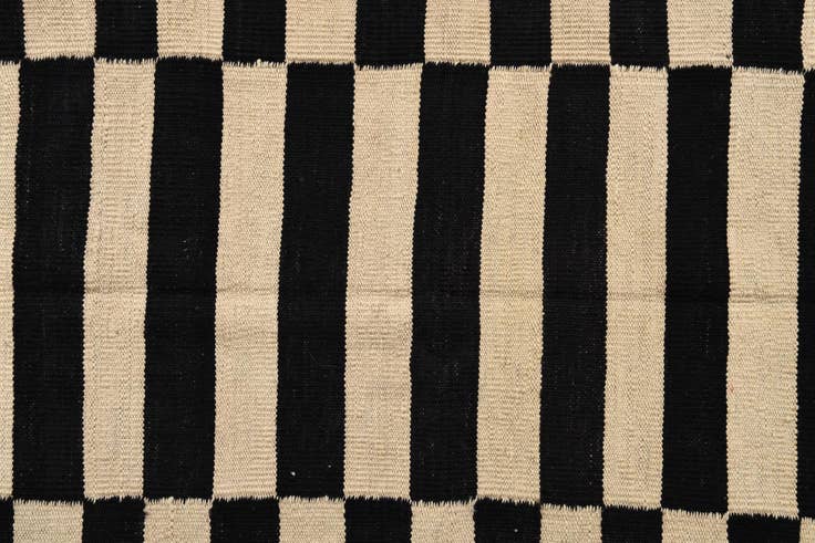 Detail image of 4' 2 x 5' 9 Hand Woven Kilim Modern Wool Rug