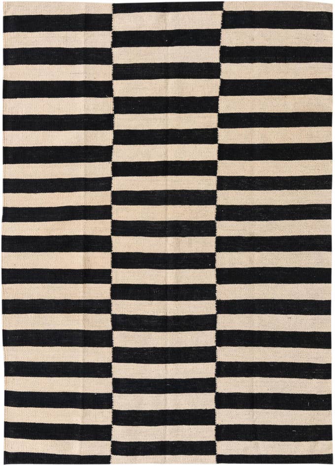 Detail image of 4' 2 x 5' 9 Hand Woven Kilim Modern Wool Rug