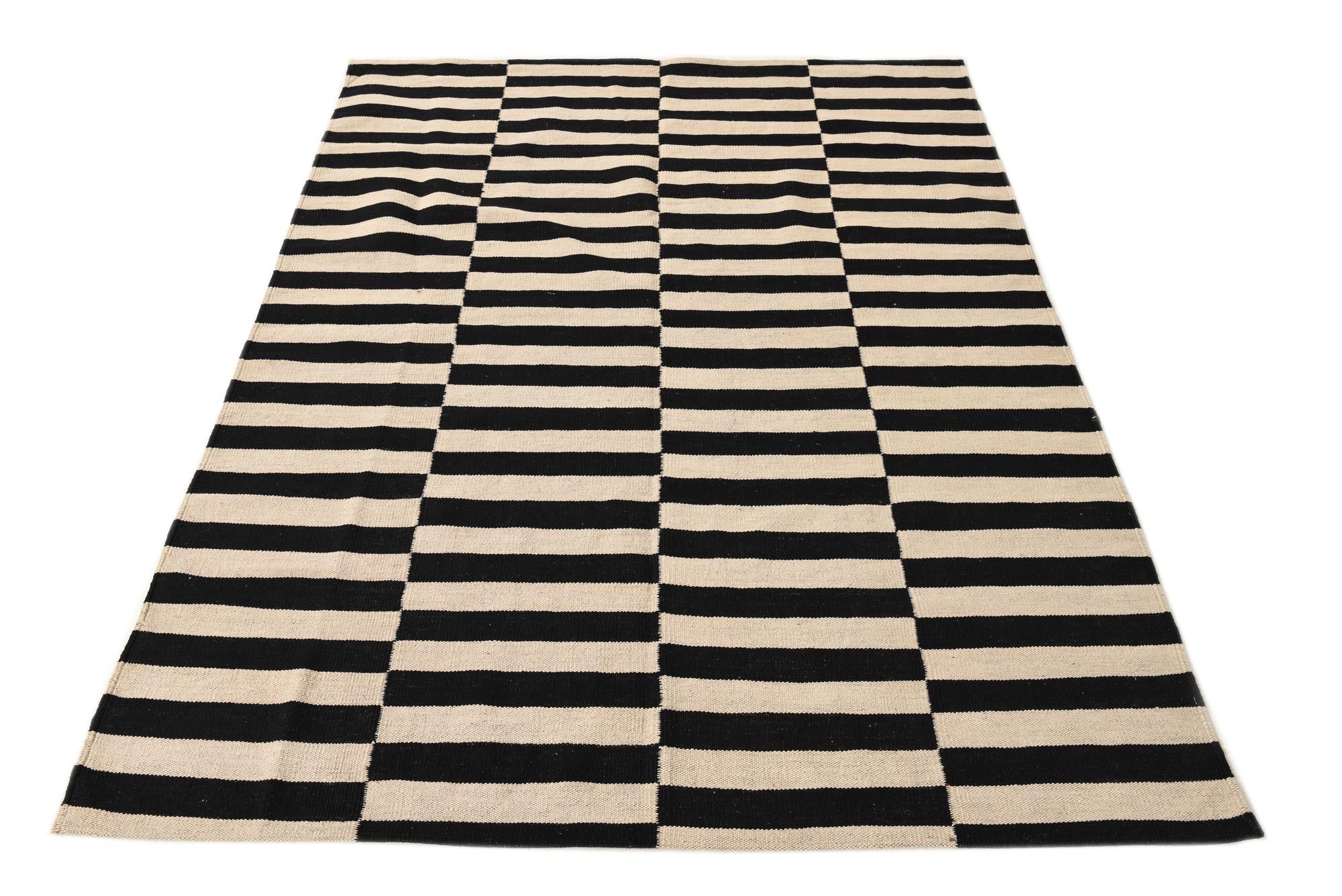5' x 6' 4 Hand Woven Kilim Modern Wool Rug