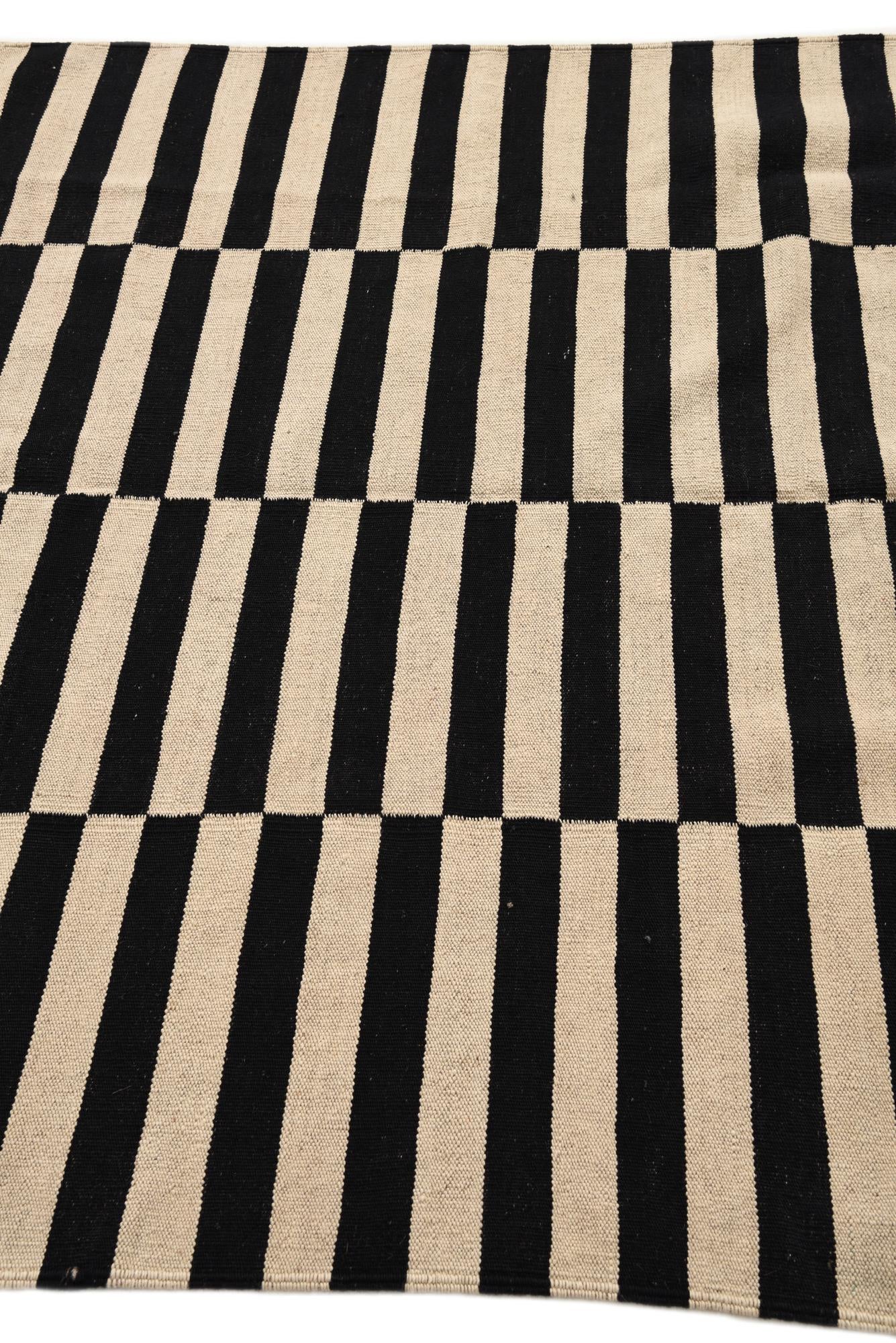 5' x 6' 4 Hand Woven Kilim Modern Wool Rug