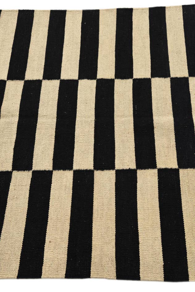 Detail image of 3' 4 x 4' 11 Hand Woven Kilim Modern Wool Rug