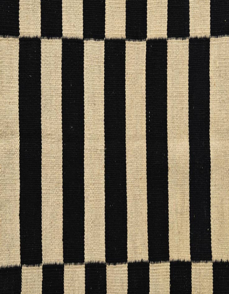 Detail image of 3' 4 x 4' 11  Hand Woven Kilim Modern Wool Rug
