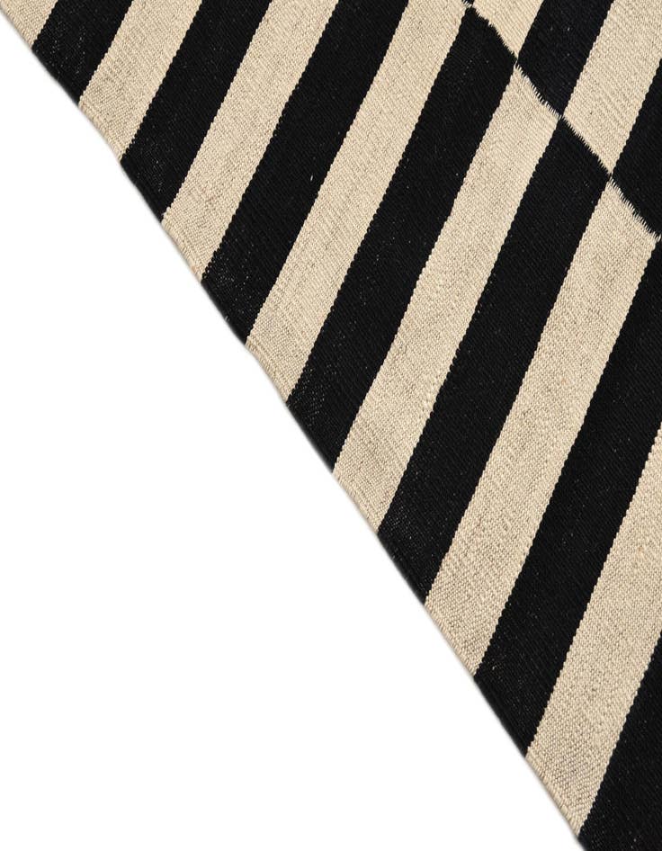 Detail image of 3' 2 x 4' 9  Hand Woven Kilim Modern Wool Rug