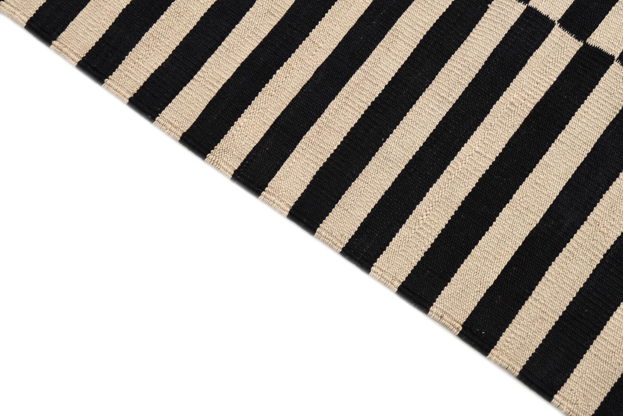 3' 5 x 4' 9 Hand Woven Kilim Modern Wool Rug