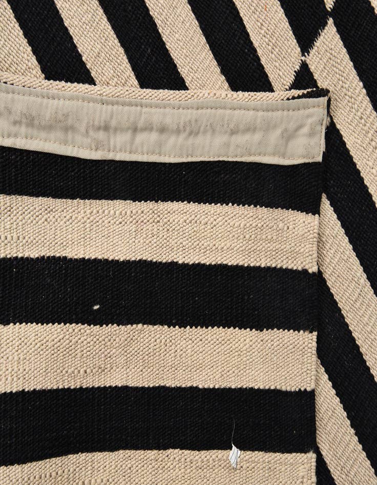 Detail image of 3' 5 x 4' 9  Hand Woven Kilim Modern Wool Rug