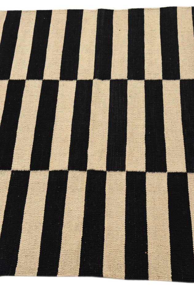 Detail image of 3' 5 x 4' 10 Hand Woven Kilim Modern Wool Rug