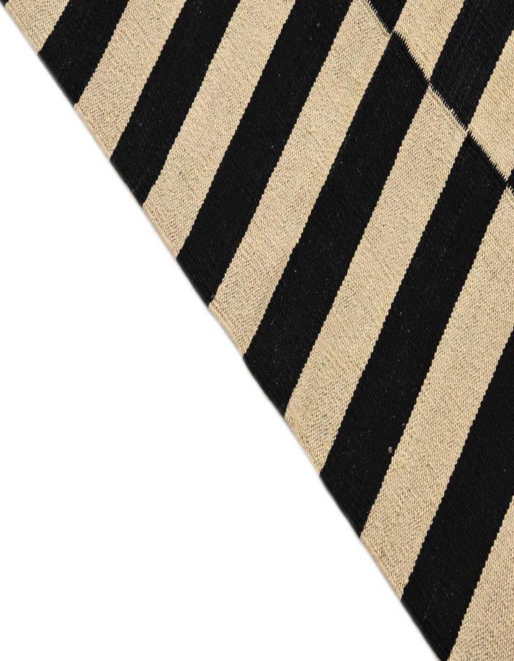 Detail image of 3' 5 x 4' 10  Hand Woven Kilim Modern Wool Rug