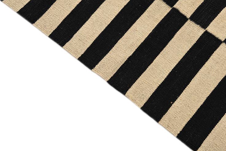 Detail image of 3' 5 x 4' 10 Hand Woven Kilim Modern Wool Rug