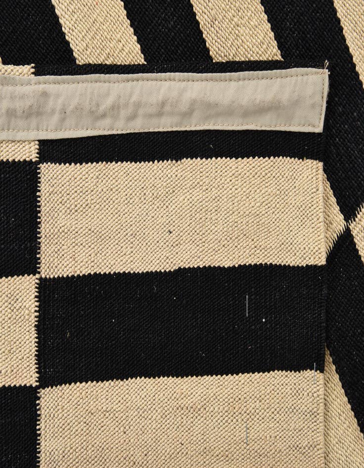 Detail image of 3' 5 x 4' 10  Hand Woven Kilim Modern Wool Rug