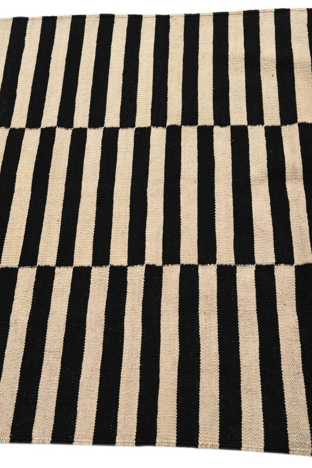 Detail image of 3' 5 x 4' 9 Hand Woven Kilim Modern Wool Rug