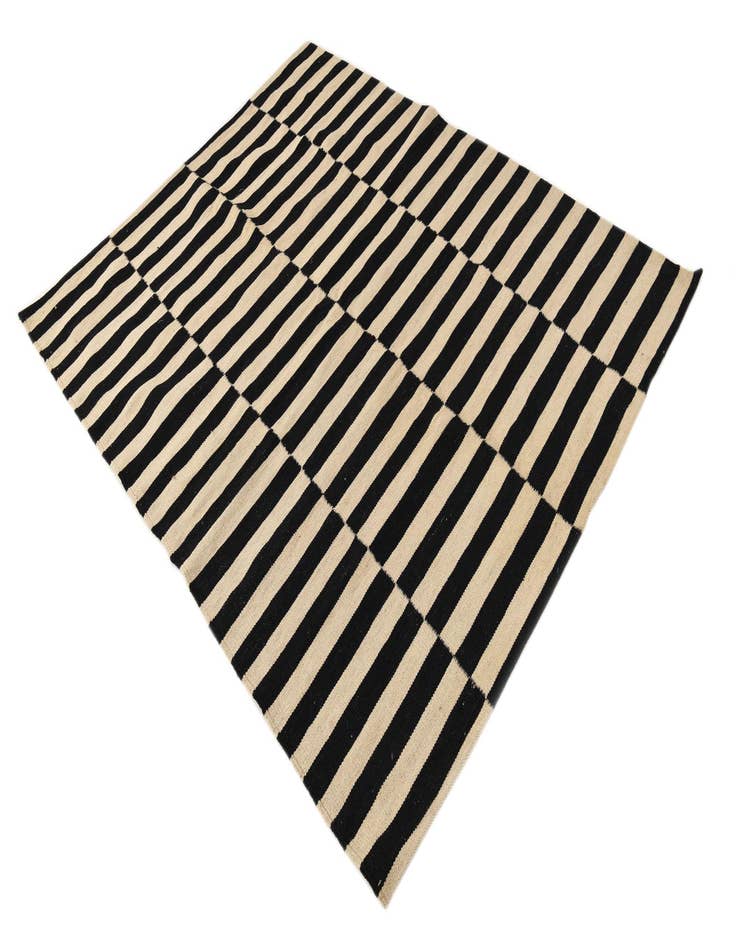 Detail image of 4' 11 x 6' Hand Woven Kilim Modern Wool Rug