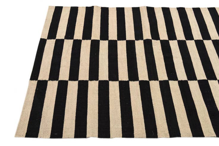 Detail image of 3' 6 x 4' 10 Hand Woven Kilim Modern Wool Rug