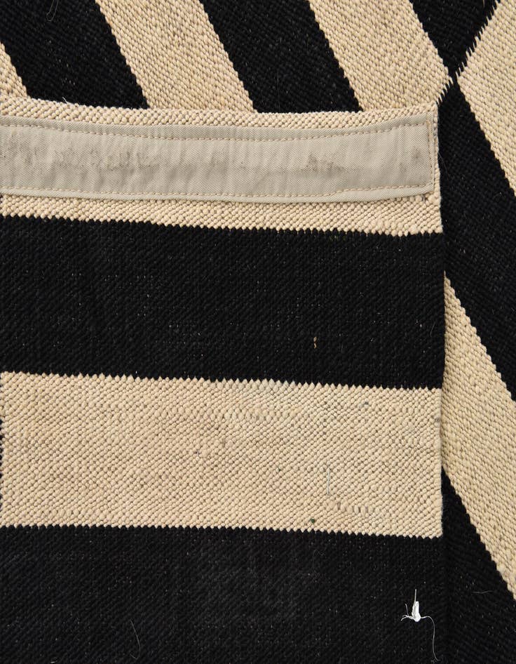 Detail image of 3' 6 x 4' 10  Hand Woven Kilim Modern Wool Rug