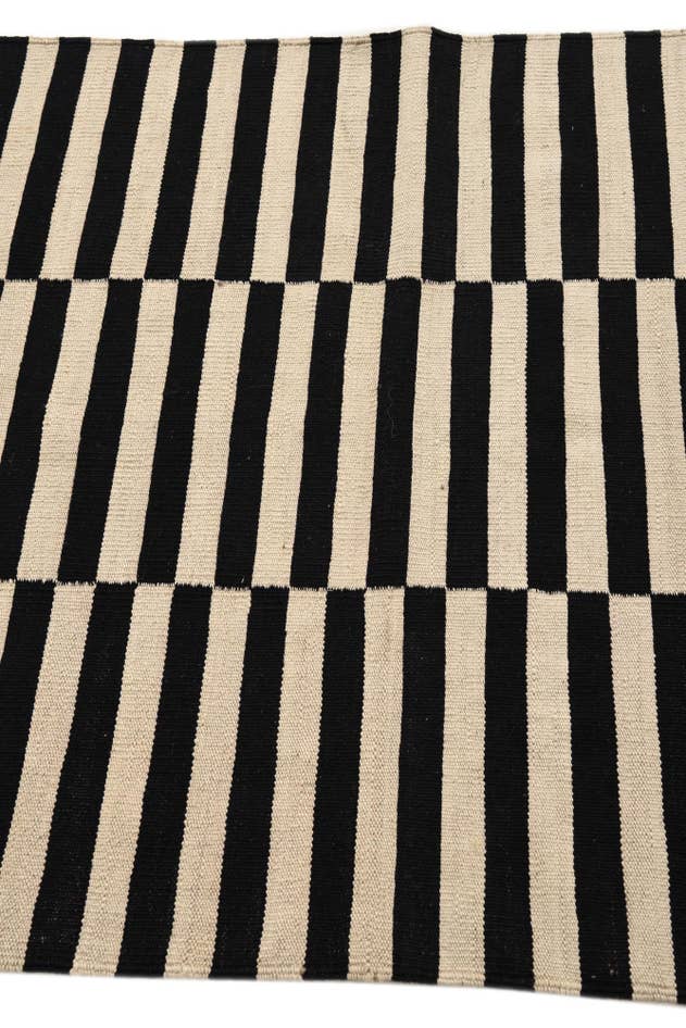 Detail image of 3' 4 x 4' 9 Hand Woven Kilim Modern Wool Rug