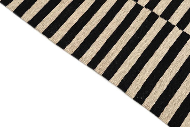 Detail image of 3' 4 x 4' 9 Hand Woven Kilim Modern Wool Rug