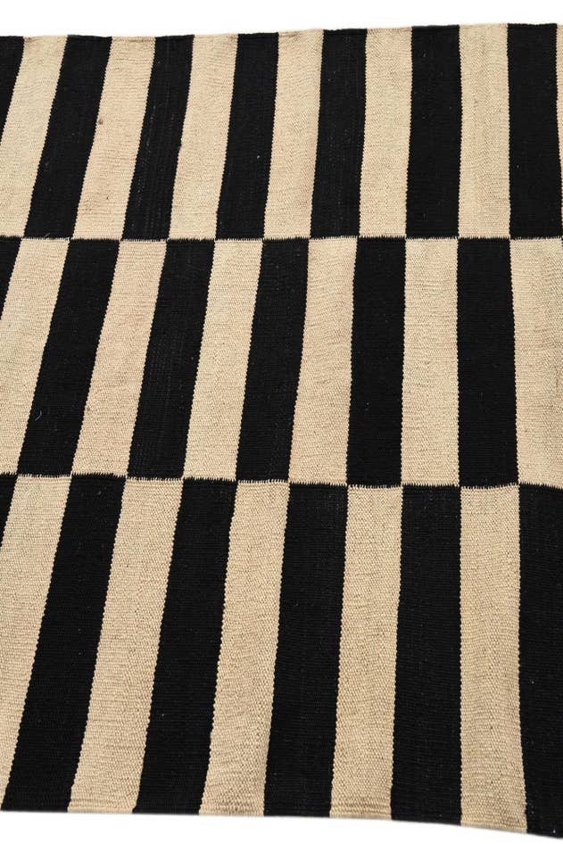Detail image of 3' 4 x 4' 8 Hand Woven Kilim Modern Wool Rug
