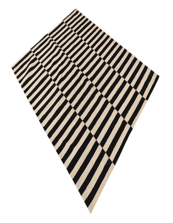 Detail image of 4' 11 x 6' 4  Hand Woven Kilim Modern Wool Rug