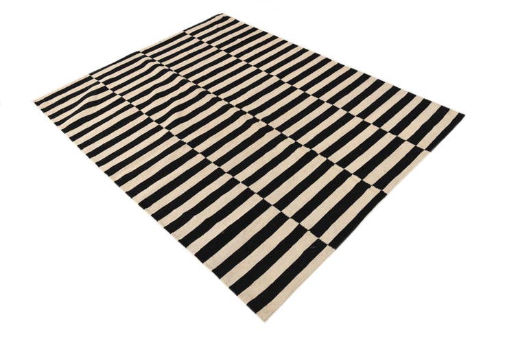 Detail image of 4' 11 x 6' 4 Hand Woven Kilim Modern Wool Rug