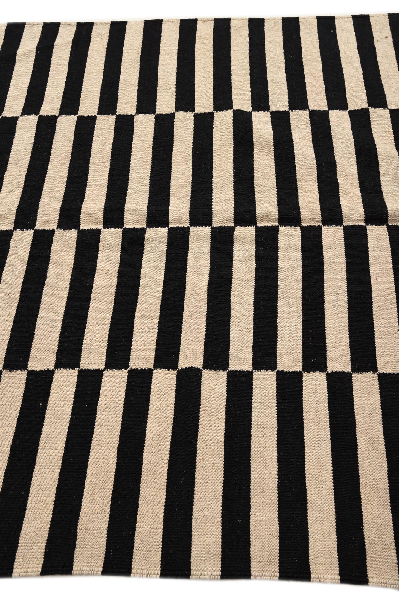 4' 11 x 6' 4 Hand Woven Kilim Modern Wool Rug