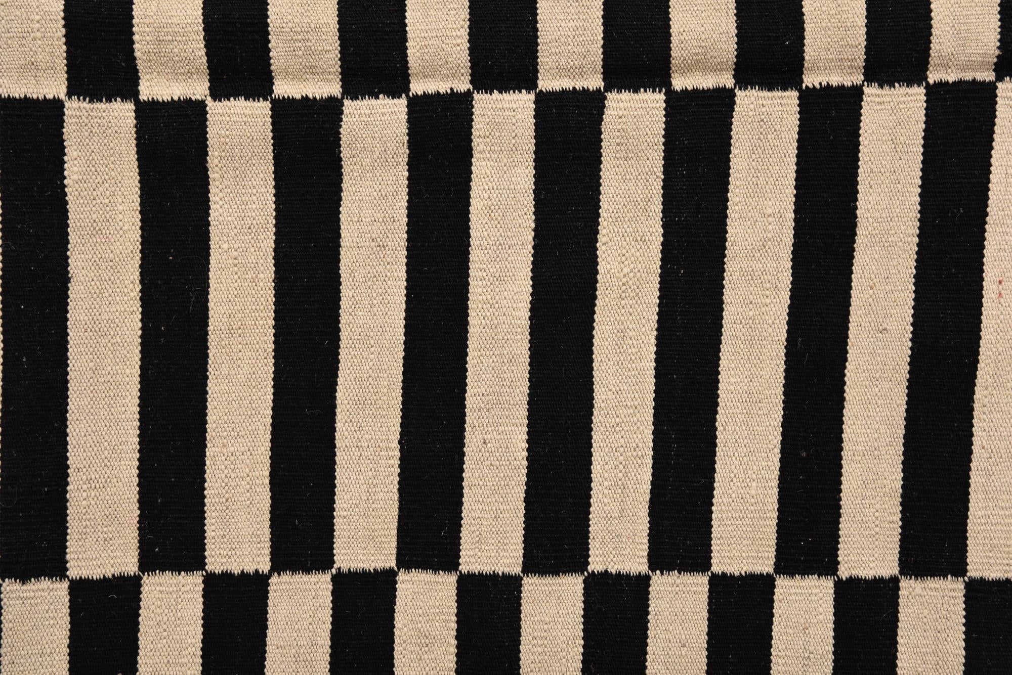 4' 11 x 6' 4 Hand Woven Kilim Modern Wool Rug