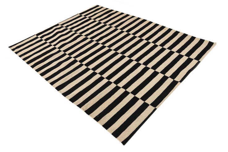 Detail image of 5' x 6' 4 Hand Woven Kilim Modern Wool Rug