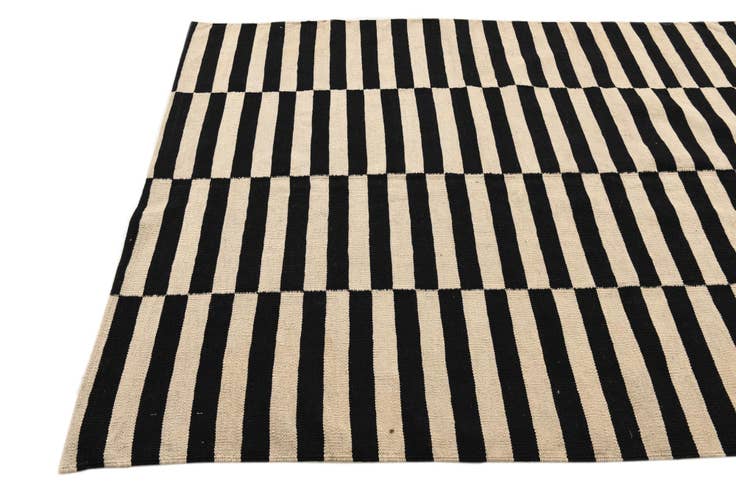 Detail image of 5' x 6' 4 Hand Woven Kilim Modern Wool Rug