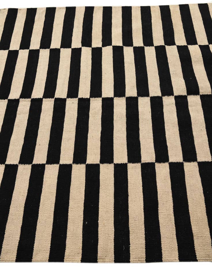 Detail image of 5' x 6' 4  Hand Woven Kilim Modern Wool Rug