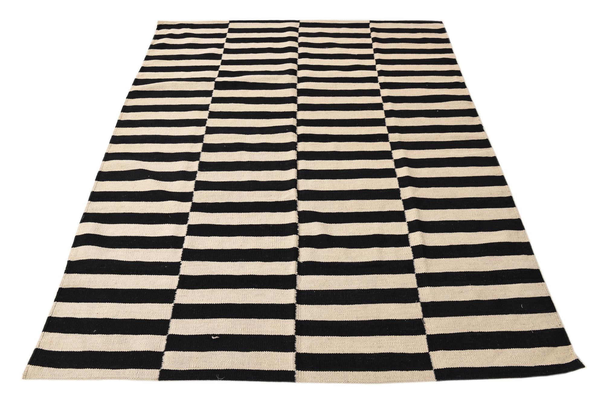 5' x 6' 4 Hand Woven Kilim Modern Wool Rug