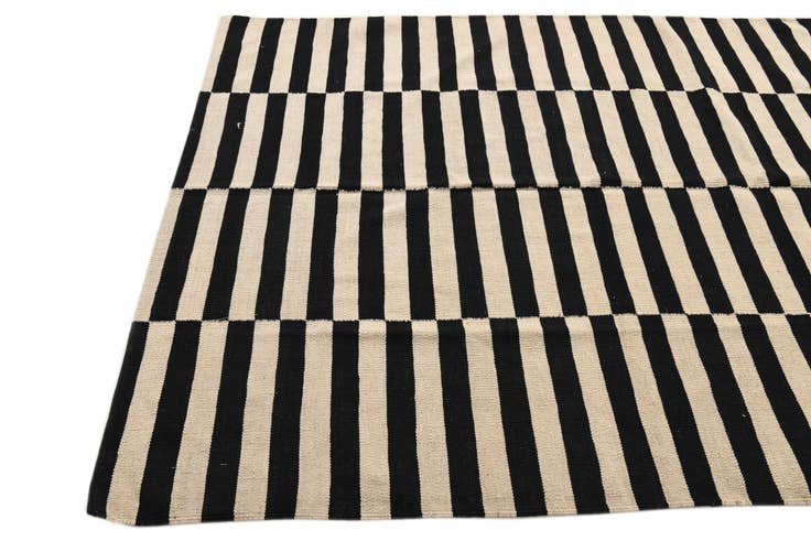 Detail image of 5' x 6' 4 Hand Woven Kilim Modern Wool Rug