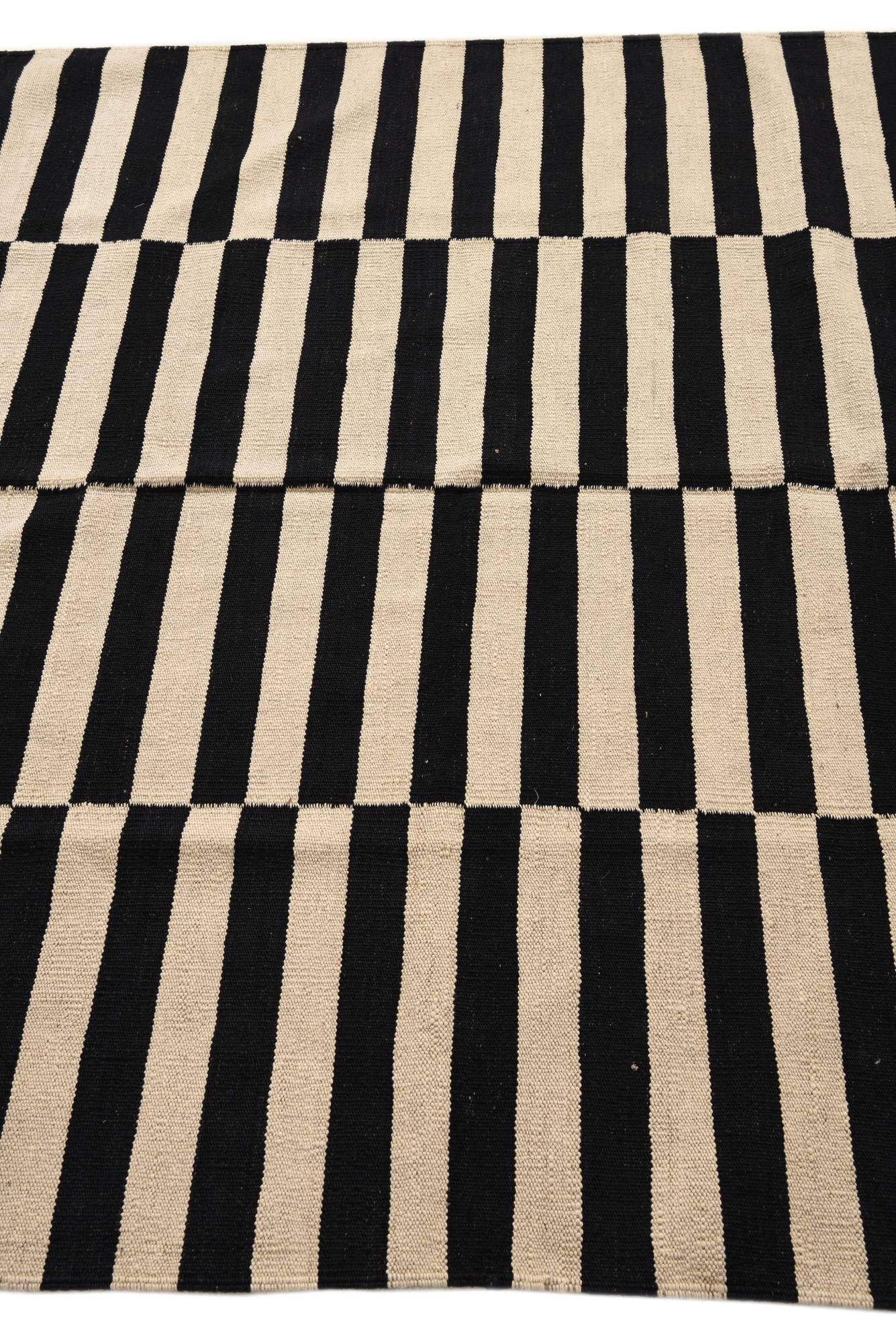 5' x 6' 4 Hand Woven Kilim Modern Wool Rug