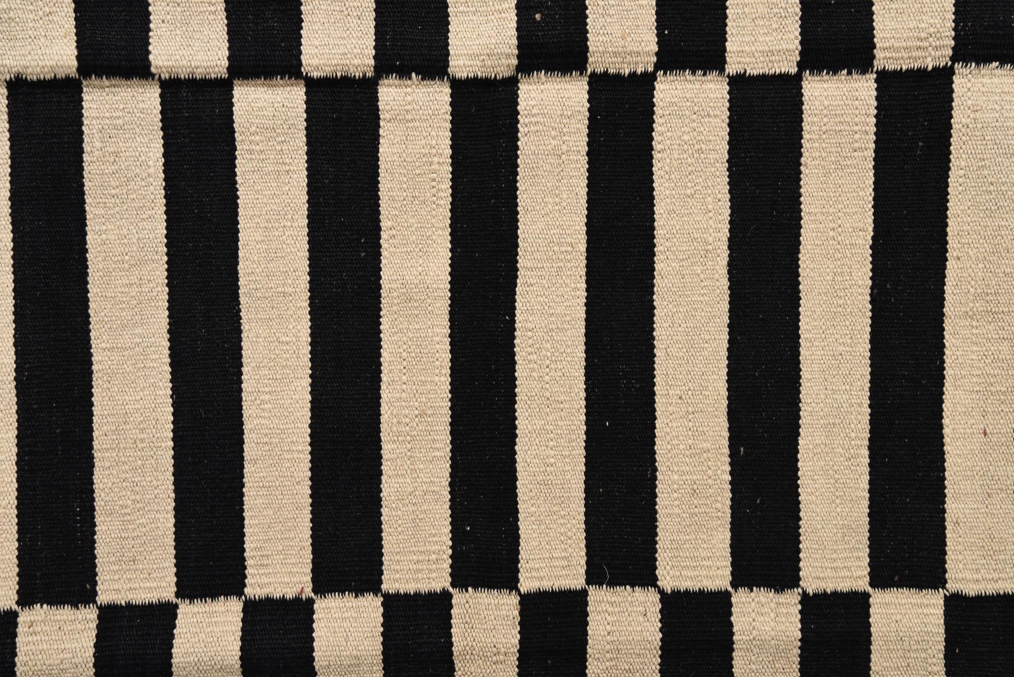 5' x 6' 4 Hand Woven Kilim Modern Wool Rug