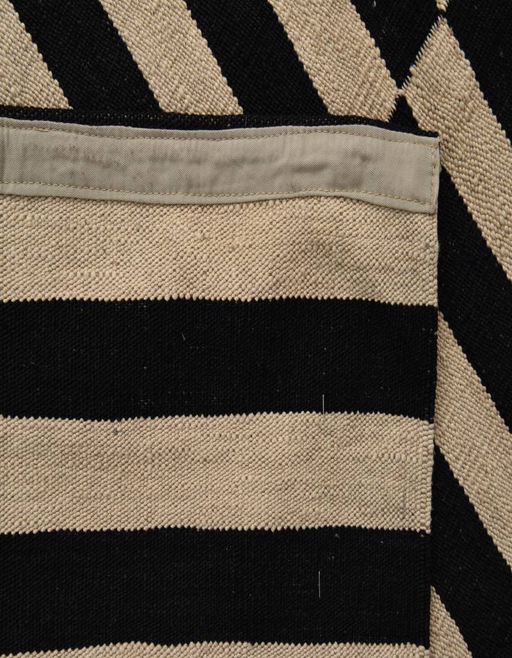 Detail image of 5' x 6' 4  Hand Woven Kilim Modern Wool Rug