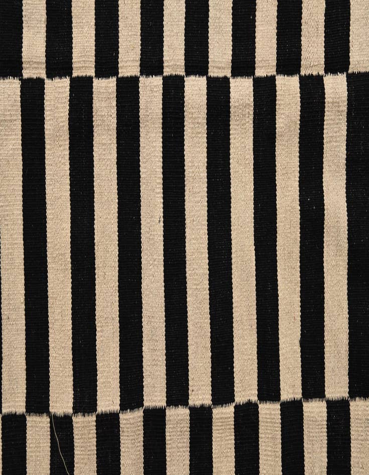 Detail image of 4' 11 x 6' 4  Hand Woven Kilim Modern Wool Rug